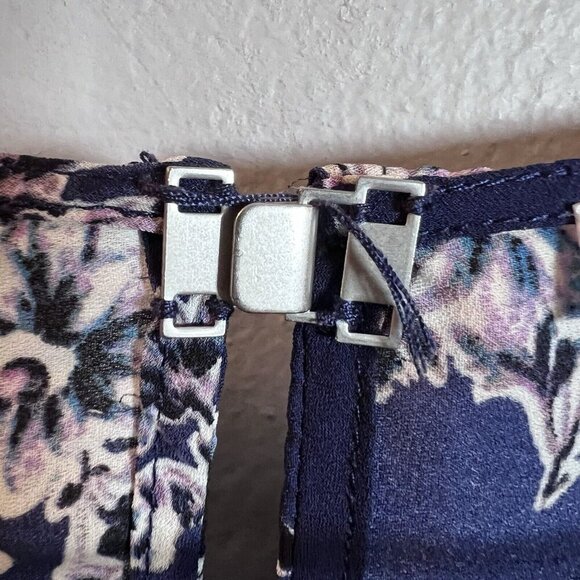 Rose + Olive Women's Floral Print Blue Tunic Top Size 1X Casual Spring Blouse - Picture 5 of 10